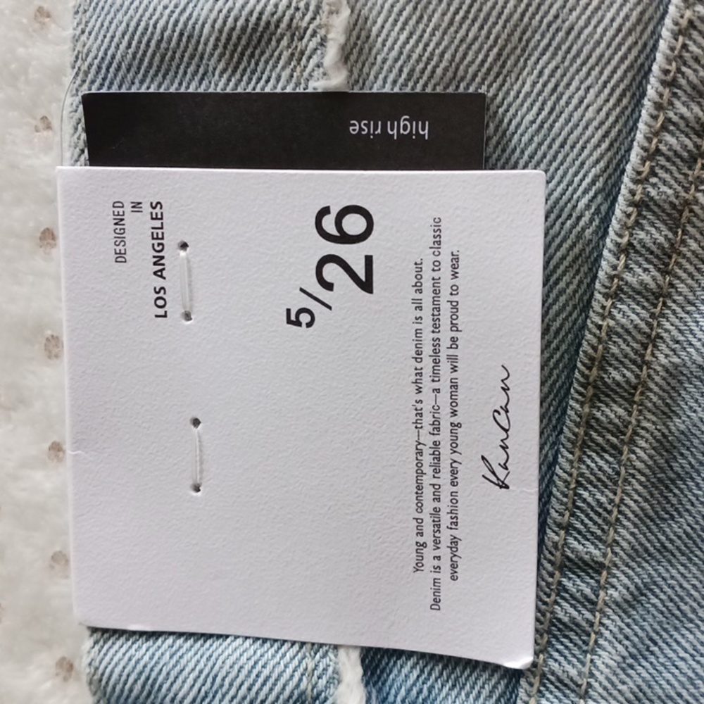 Kancan Women's Distressed Light Wash Jean Shorts - size 5/26 - Picture 4 of 16
